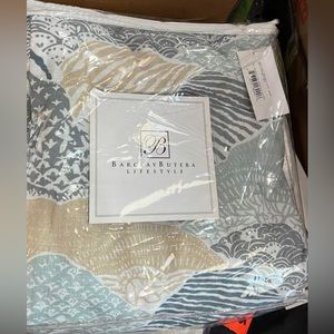 Barclay Butera lifestyle Brentwood king duvet cover